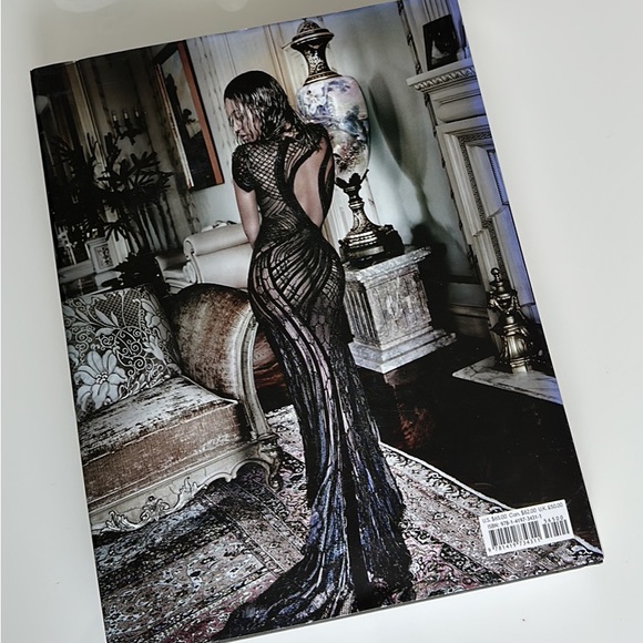 VOGUE x MUSIC Coffee Table Book - Picture 4 of 10